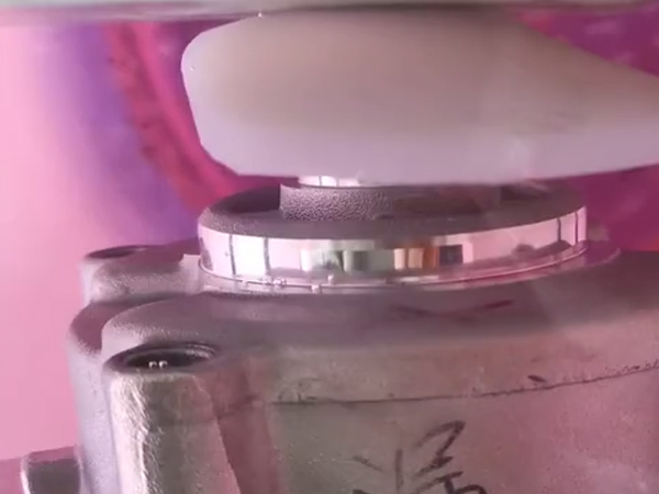 压缩机铸造件微漏检测...